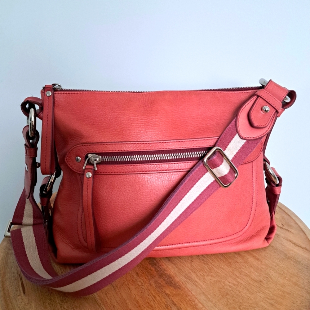 Vintage Bally Shoulder Bag thick strap full-grain leather Made in Switzerland